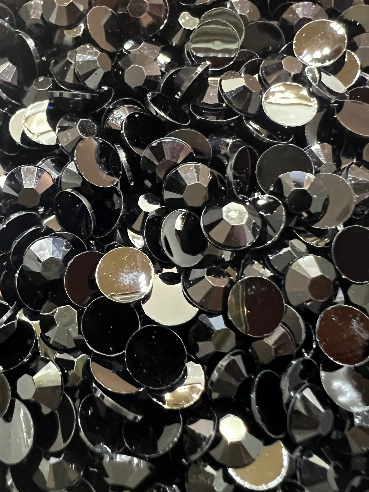 Black Solid Rhinestones 5mm/ss20